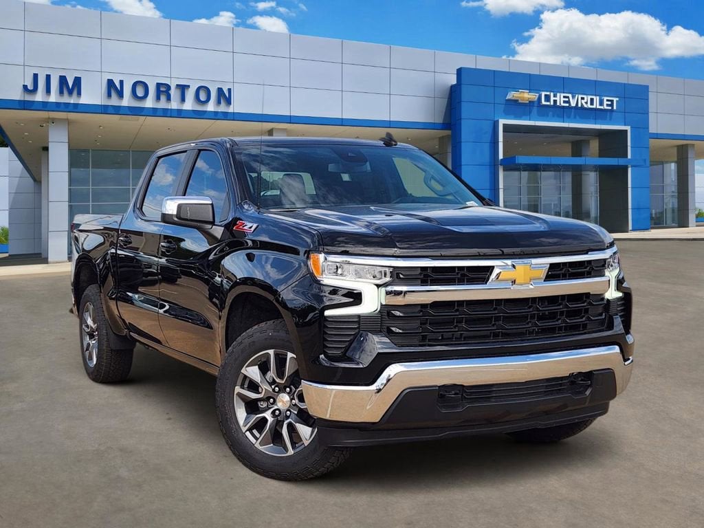 2026 Chevrolet Silverado 1500 LT in Black — front three-quarter view