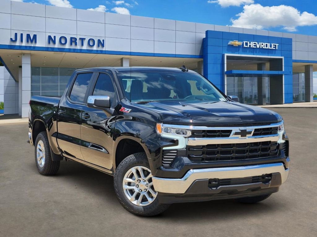 2026 Chevrolet Silverado 1500 LT in Black — front three-quarter view