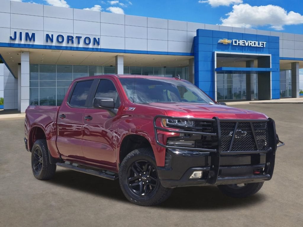 2020 Chevrolet Silverado 1500 LT Trail Boss in Cajun Red Tintcoat — front three-quarter view