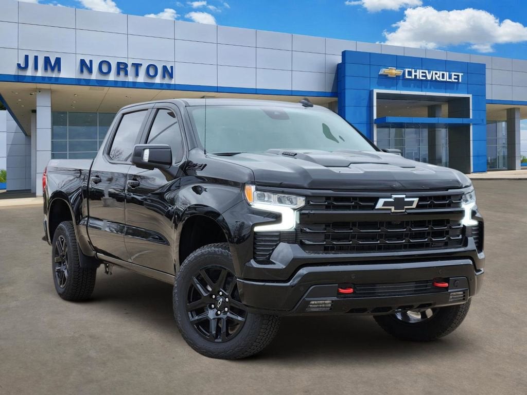 2026 Chevrolet Silverado 1500 LT Trail Boss in Black — front three-quarter view