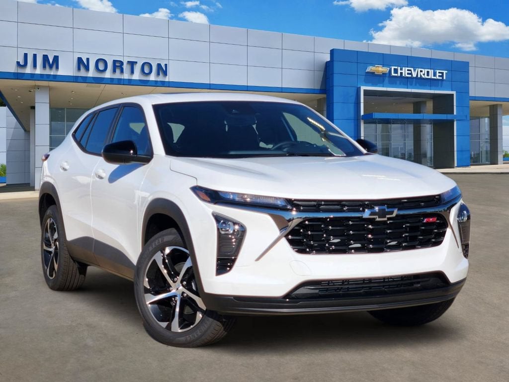 2026 Chevrolet Trax 1RS in Summit White — front three-quarter view