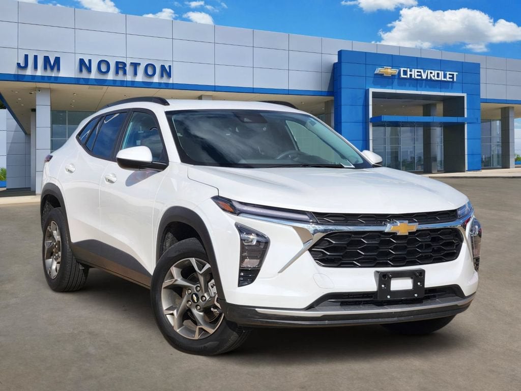 2025 Chevrolet Trax LT in Summit White — front three-quarter view
