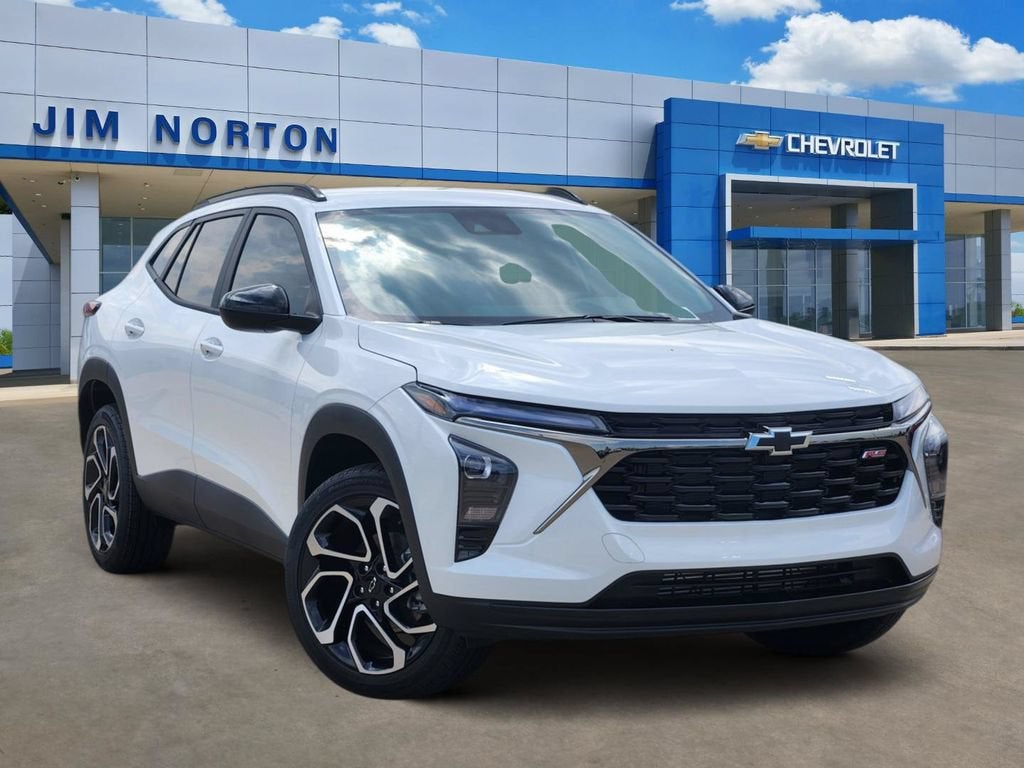 2026 Chevrolet Trax 2RS in Summit White — front three-quarter view