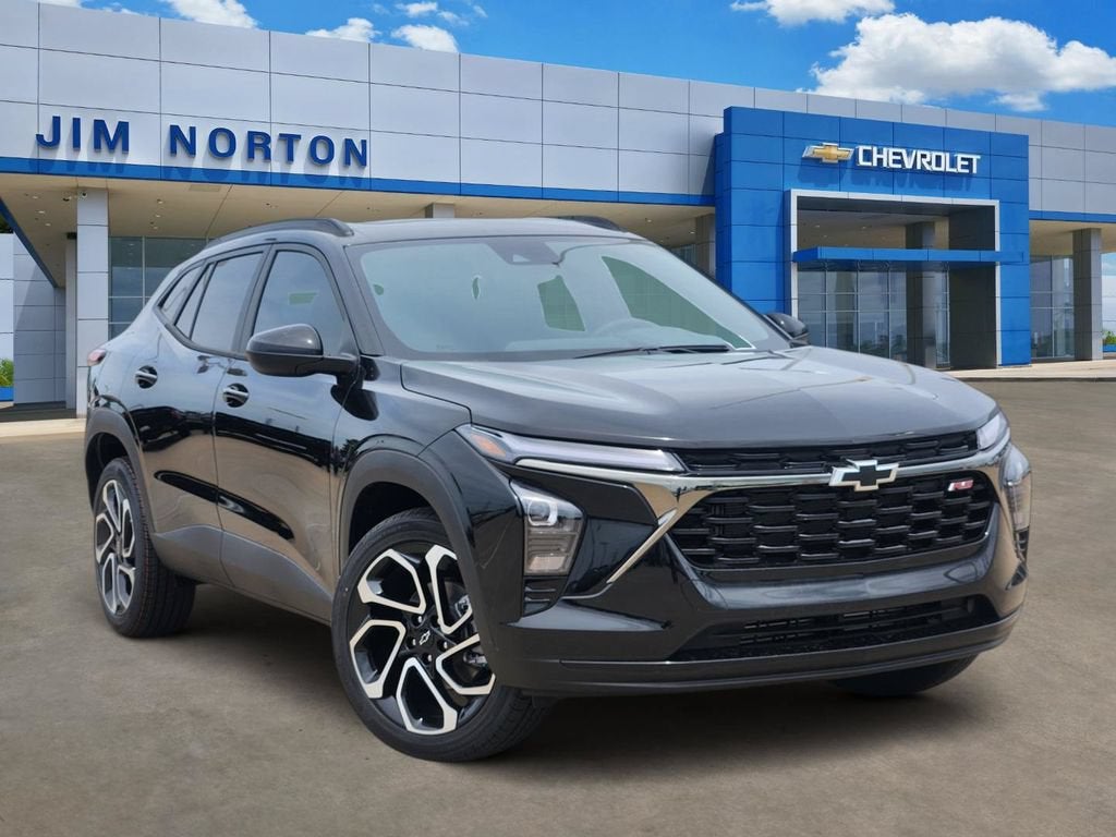 2026 Chevrolet Trax 2RS in Mosaic Black Metallic — front three-quarter view