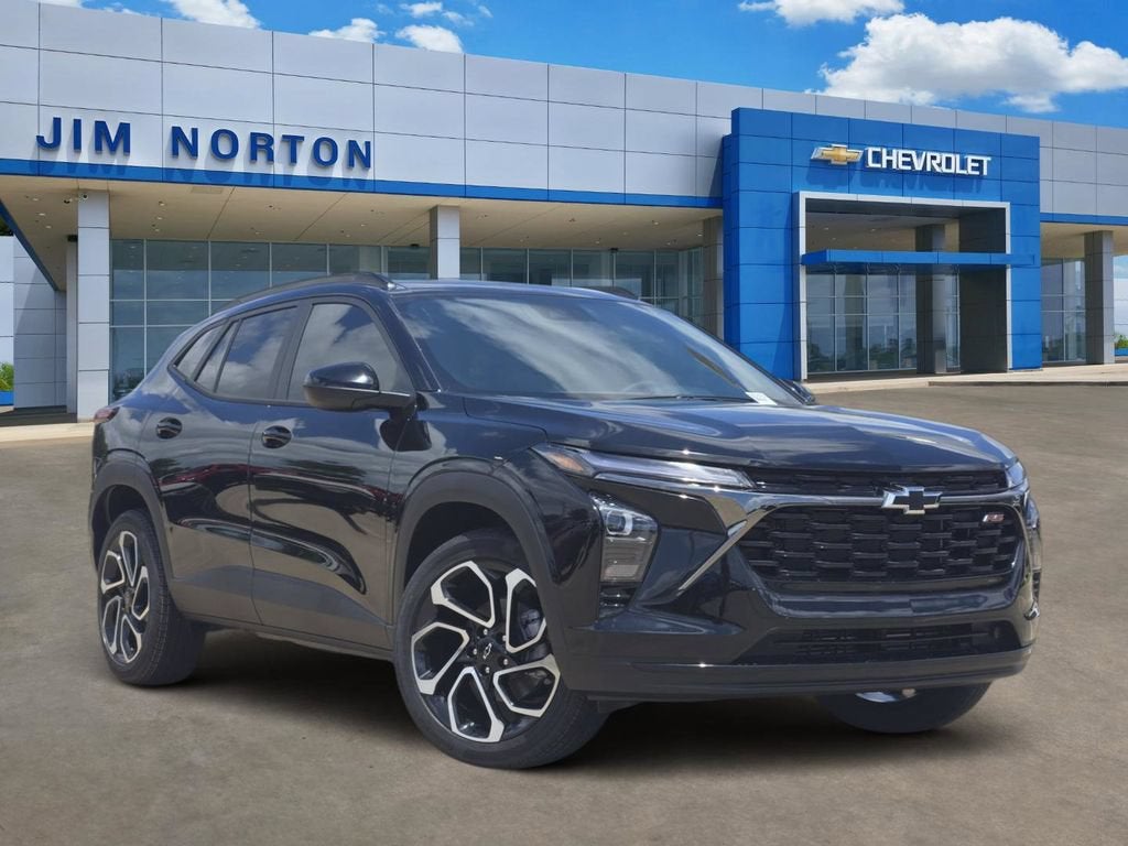 2026 Chevrolet Trax 2RS in Mosaic Black Metallic — front three-quarter view